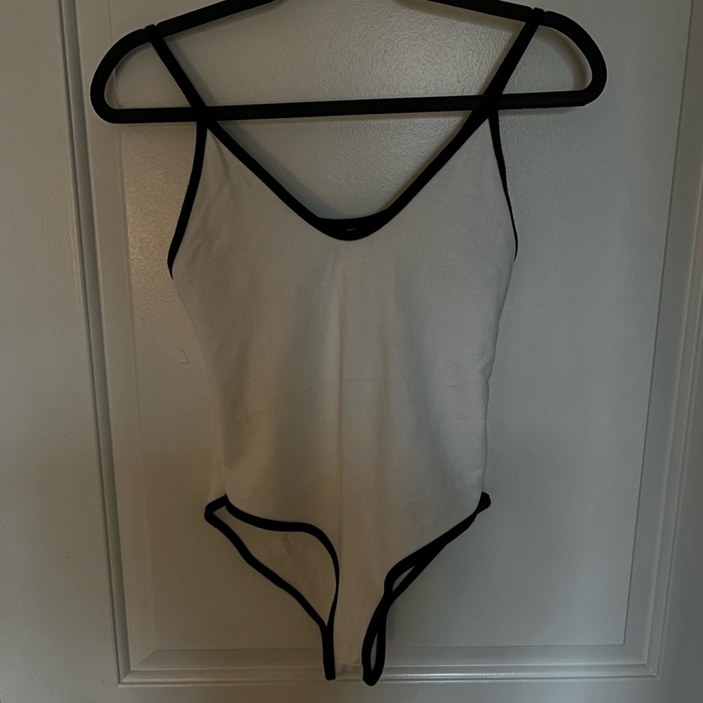 ZARA | Ultra-Flattering | White With Black Piping Plunge V-Neck Bodysuit